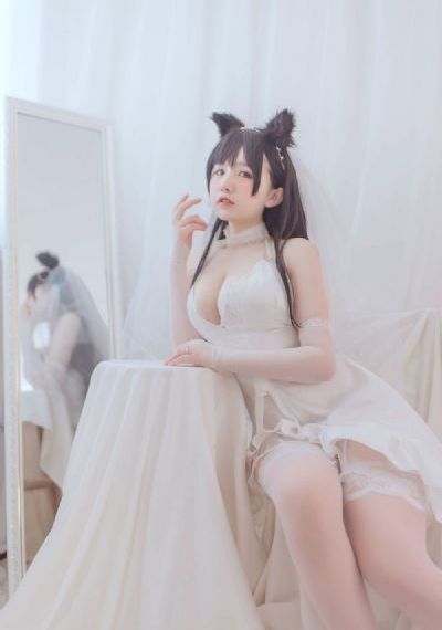 裙子底下的野兽